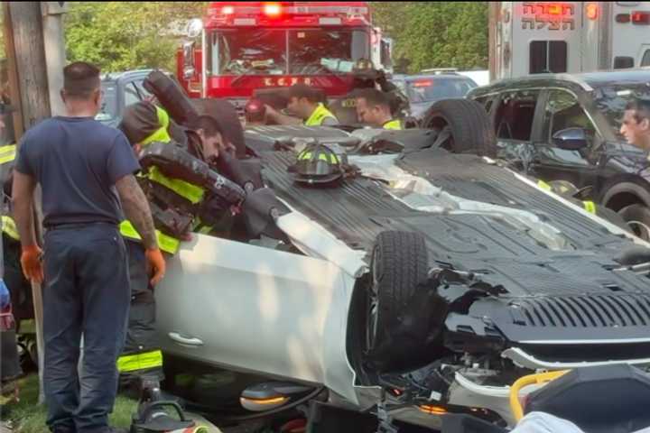 1 Dead, 2 Injured After Multi-Car Rollover Crash In Woodmere (UPDATE)