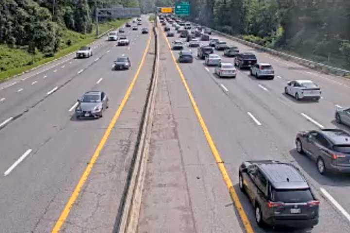 Crash Causes Delays On Hutchinson River Parkway In White Plains (DEVELOPING)