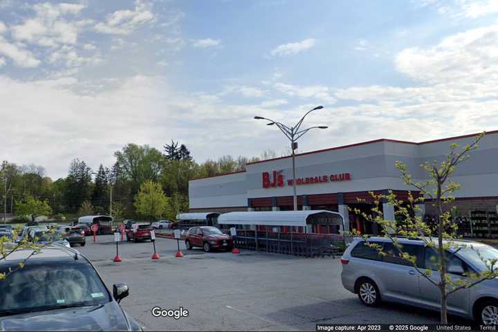 Man Stabs Victim In Neck With Kitchen Knife At BJ's Parking Lot In Yorktown: Police