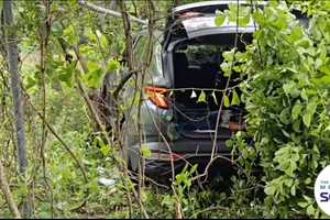 VIDEO: Driver Rescued After Car Plunges Into Woods In Chestnut Ridge