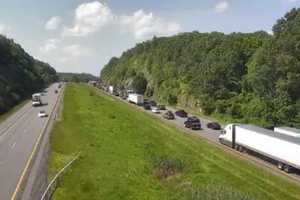 Crash Shuts Down Westbound I-84 In Hudson Valley (DEVELOPING)