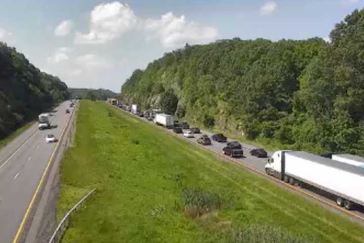 Crash Shuts Down Westbound I-84 In Hudson Valley (DEVELOPING)