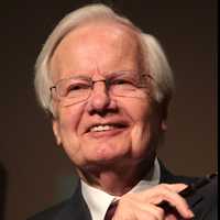 Bill Moyers, White House Aide Turned TV News Icon, Dies