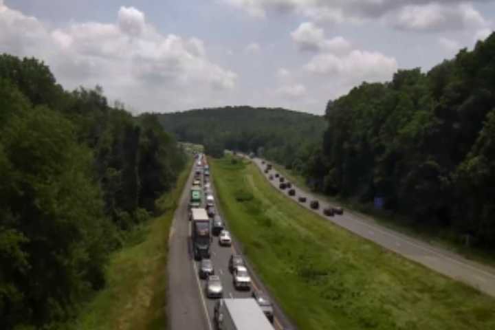 Lane Reopens After Truck Rolls Down Embankment On I-84 Stretch In NY (UPDATE)