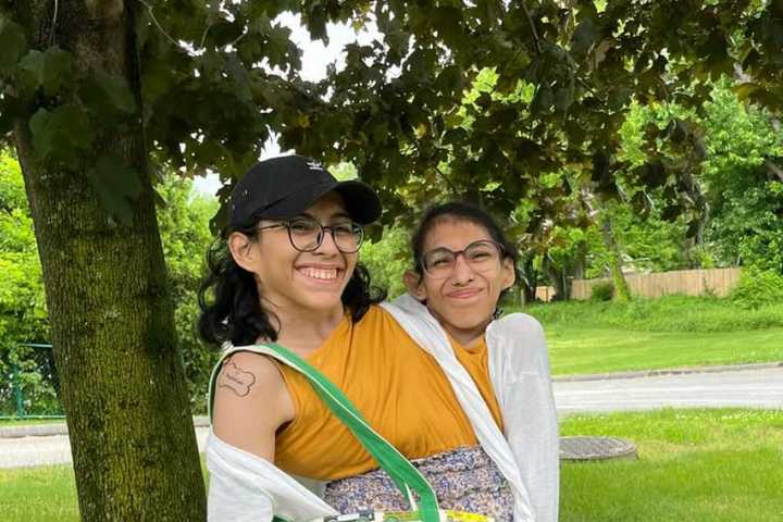 Conjoined Twin Carmen Andrade Says 'I Do,' In Quiet CT Ceremony; Sister Says 'I Won't'