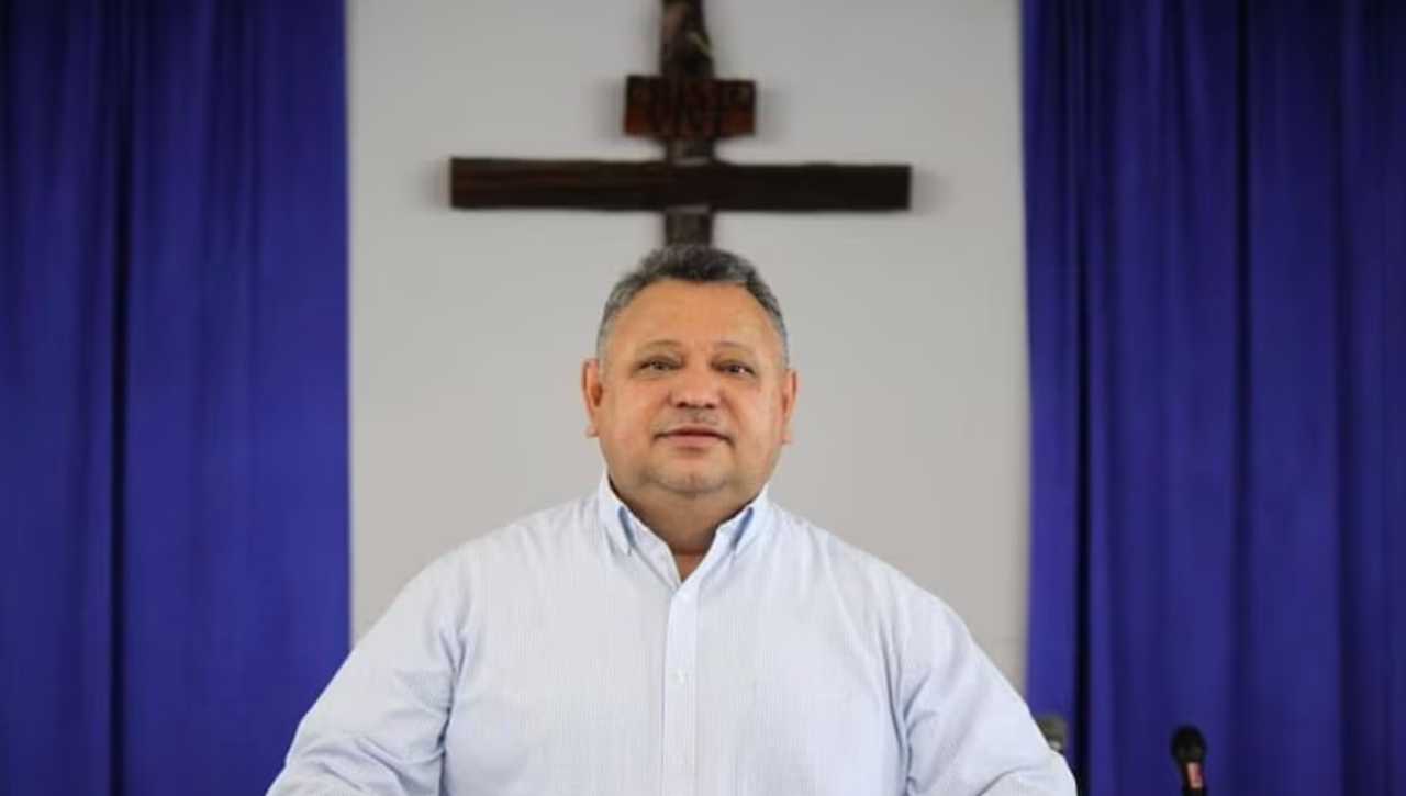 Maryland Pastor Detained By ICE Reunited With Family After Harrowing Journey (PHOTOS)