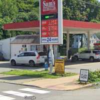 2 Stabbed In CT Convenience Store Parking Lot; Officers Arrest 1: Police