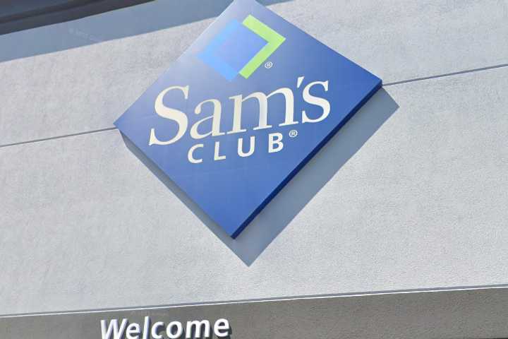 2 Pedestrians Struck By Vehicle At Sam's Club: Pleasantville PD