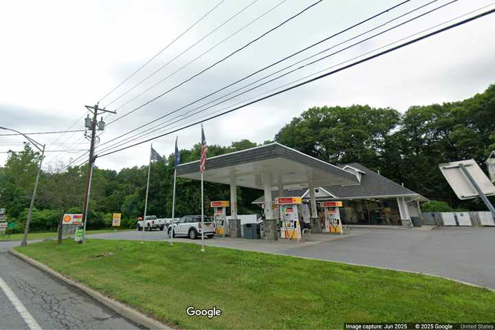 Deputies Catch Suspect In Act In Burglary At NY Gas Station