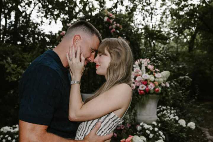 Taylor Swift, Travis Kelce Get Engaged