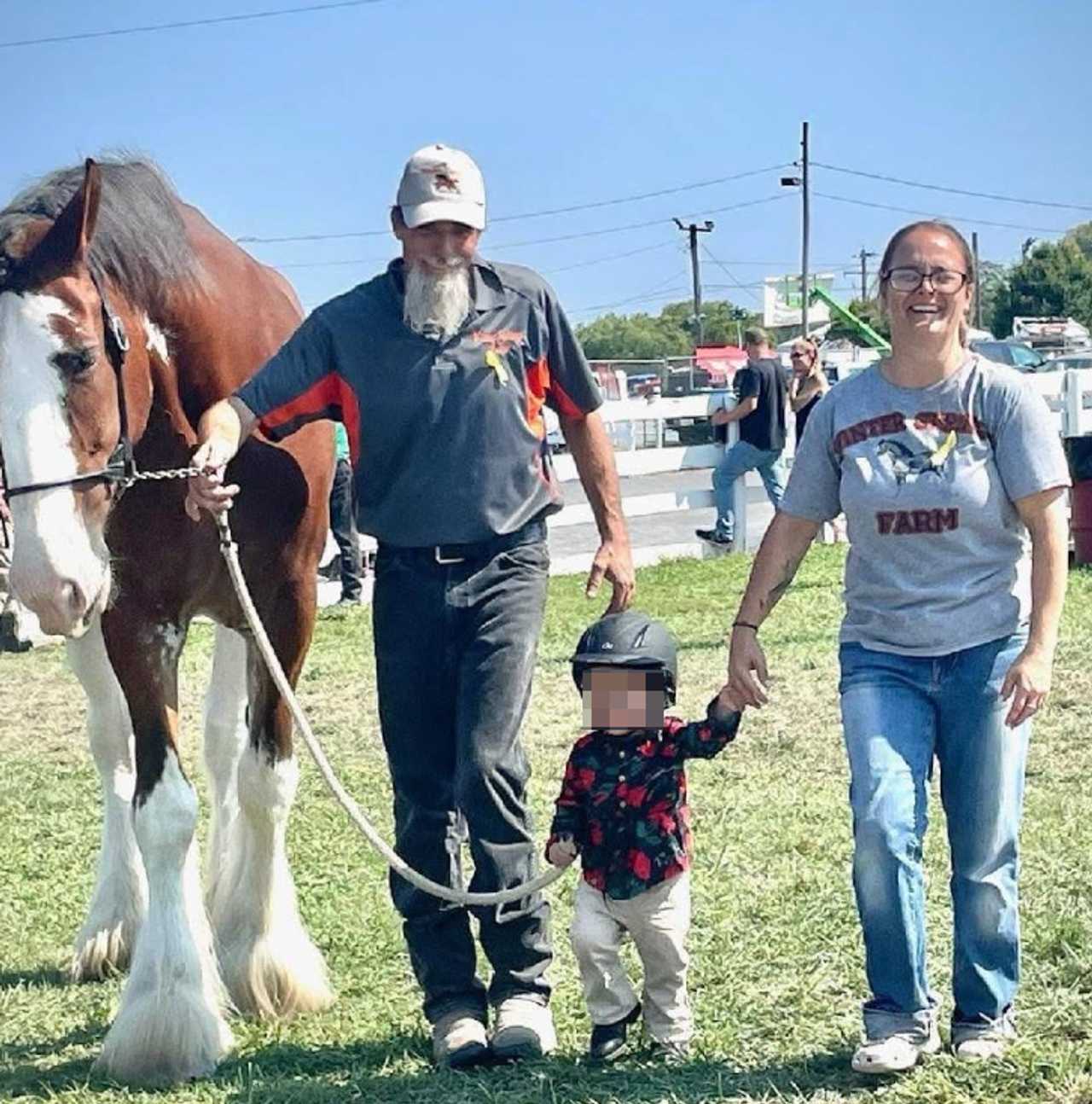 Donnie Lentzner and his family
  
