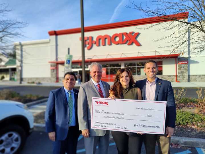 (Left to right): Yorktown Councilman Sergio Esposito, Supervisor Ed Lachterman, Paula Miritello, and Assemblyman Matt Slater were present for the store's opening celebrations.&nbsp;