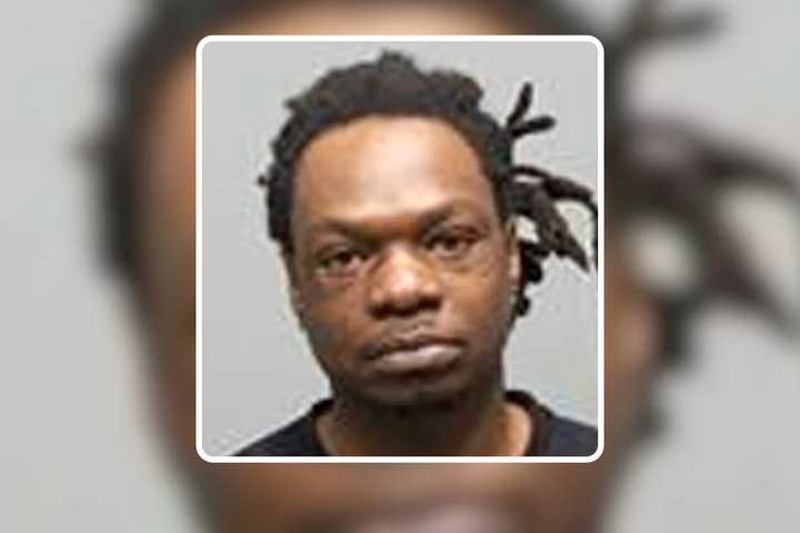 Man Charged With Murder After Victim Runs Into Meriden Smoke Shop With Stab Wound