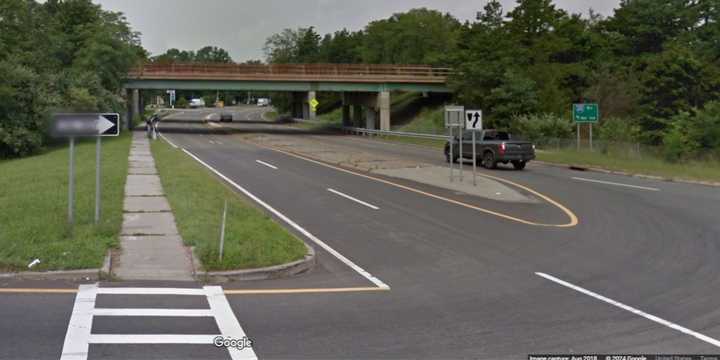 The eastbound Long Island Expressway off-ramp at Edwards Avenue in Calverton. 