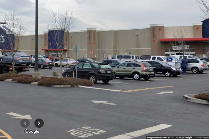 Driver Injured In Road Rage Shooting Near Lawrence Shopping Center