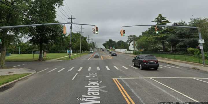 The intersection of Wantagh Avenue and Duck Pond Drive North in Wantagh.