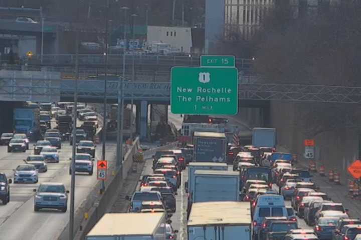 Crash Blocks Lanes, Snags Traffic On I-95 In New Rochelle (DEVELOPING)