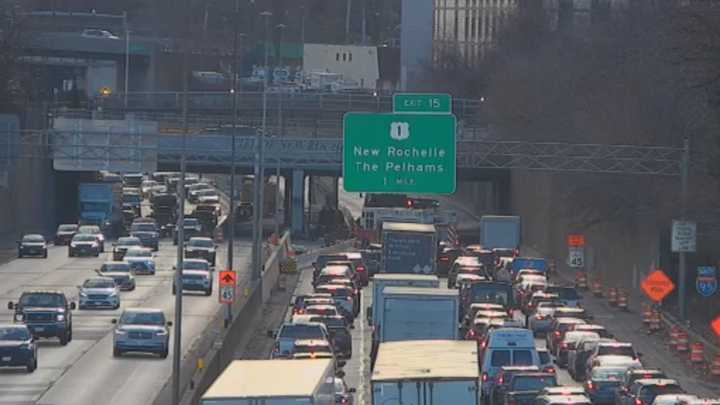 Traffic on I-95 South in New Rochelle near Exit 15.&nbsp;