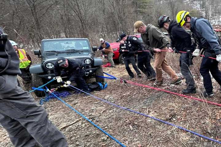 Tree Co. Employee Falls 100 Feet Down Cavern, Lives To Tell Tale In Rosendale