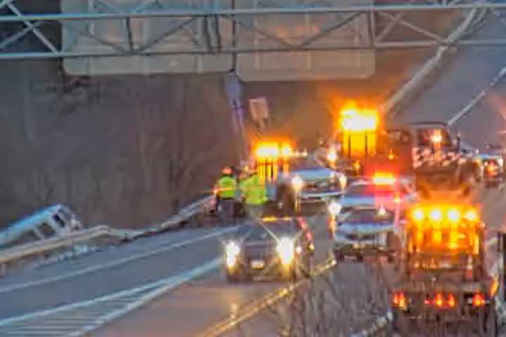 Crash Shutters Traffic On Route 6 In Woodbury (DEVELOPING)