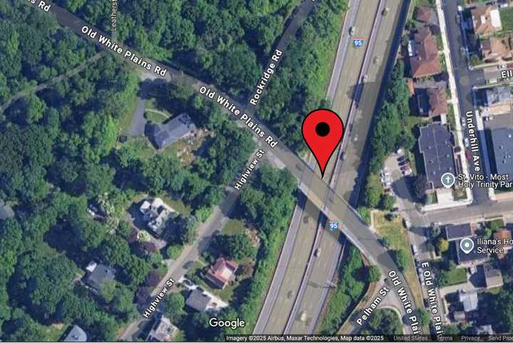 The blaze happened on I-95 in Mamaroneck between Exits 18A and 18B. 