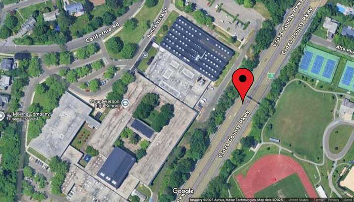 The crash happened near the footbridge that spans the parkway close to Mount Vernon High School.&nbsp;