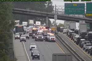Crash Causes Lane Closures On I-87 In Hudson Valley (DEVELOPING)