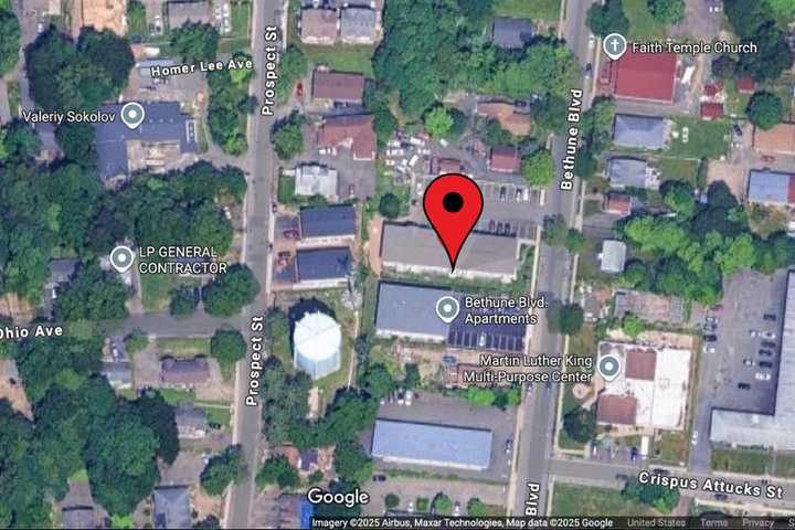 Man Smashes Car Window, Steals Property Inside In Spring Valley: Police