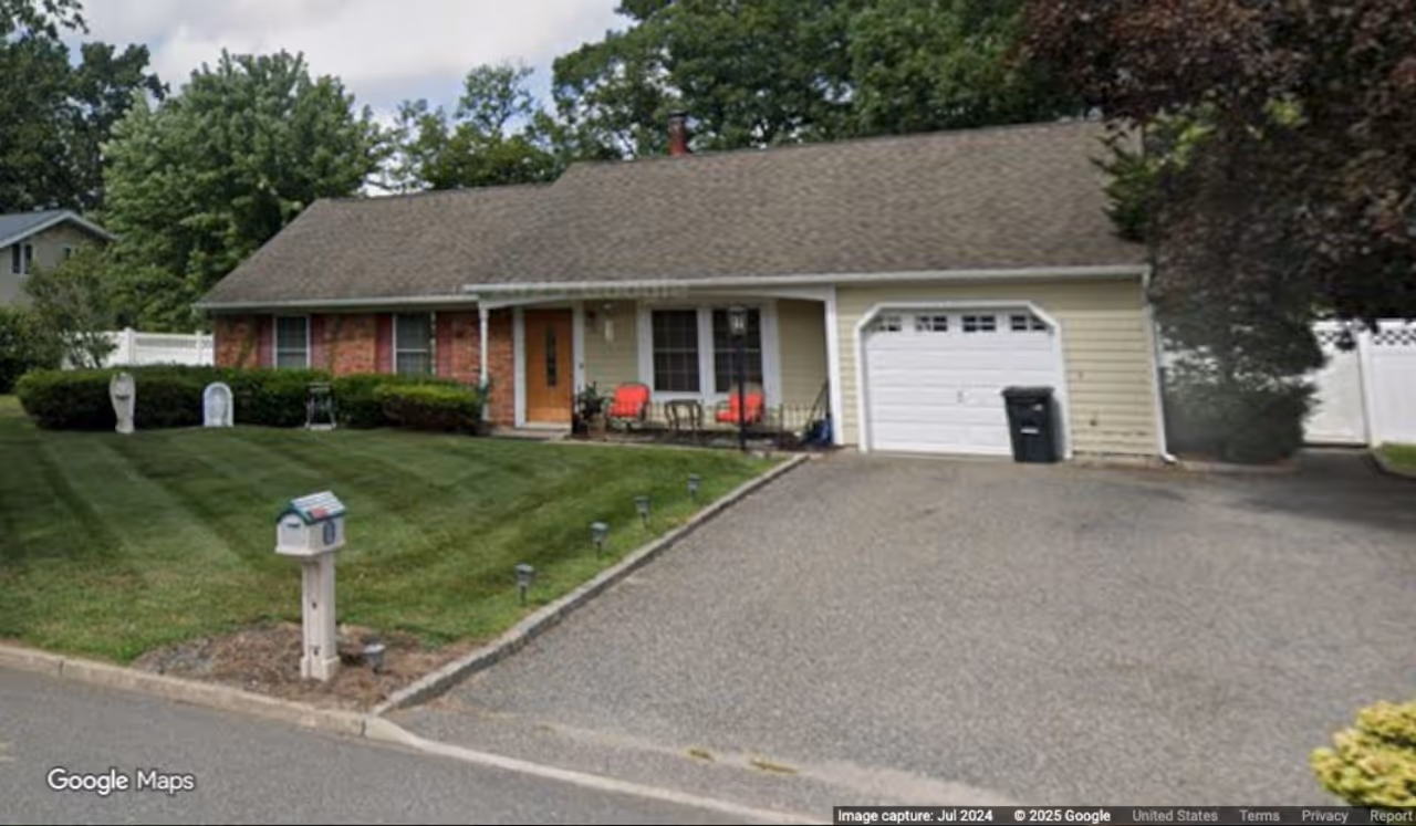 The home on Glenmere Lane in Coram.