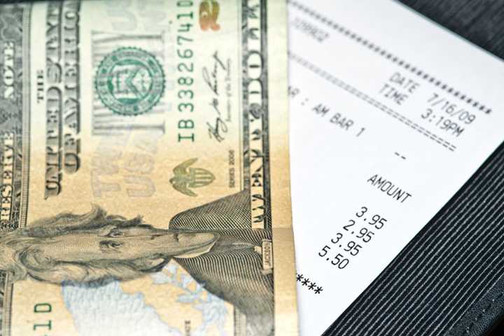 Farmingdale Merchants Launch ‘Round-Up’ Campaign To Help Cancer Charities