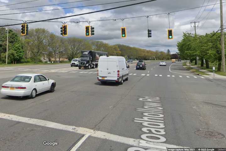 1 Dead Following Box Truck Crash In Melville (DEVELOPING)
