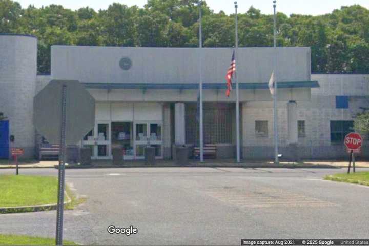 NY Police Job Post Sparks Salary Backlash: 'Does It Come With A Free Cell?'