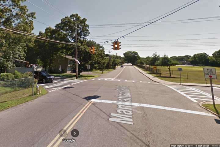 'Feels Wrong': 2 Girls Followed By Suspicious Driver Near Islip Elementary School, Tipster Says