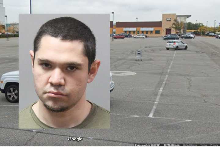 Bayville Man Forcibly Touches Girl, Attacks Officer At Broadway Mall In Hicksville