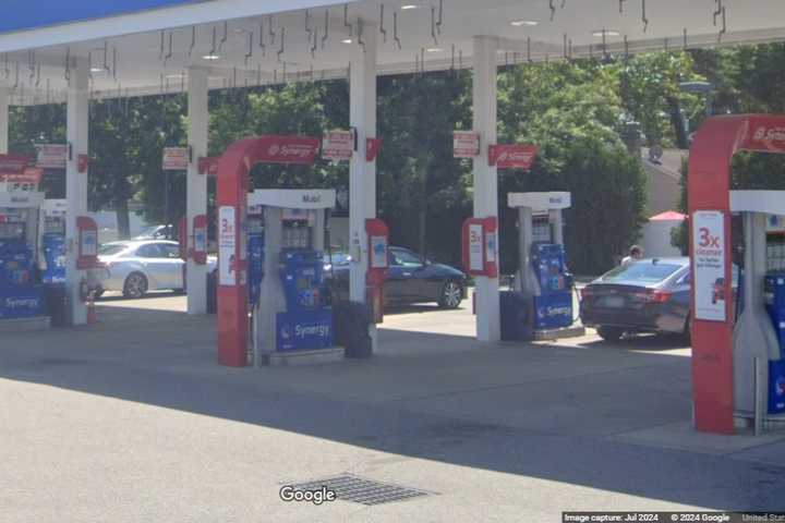 Driver Seriously Injured In Fall From Moving Vehicle At Ronkonkoma Gas Station