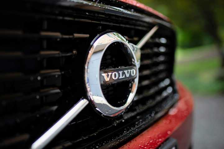 A Volvo emblem on a vehicle.