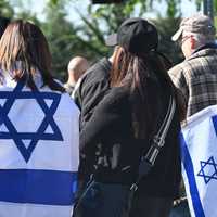 Tenafly Hosts Watch Party For Edan Alexander Hostage Release