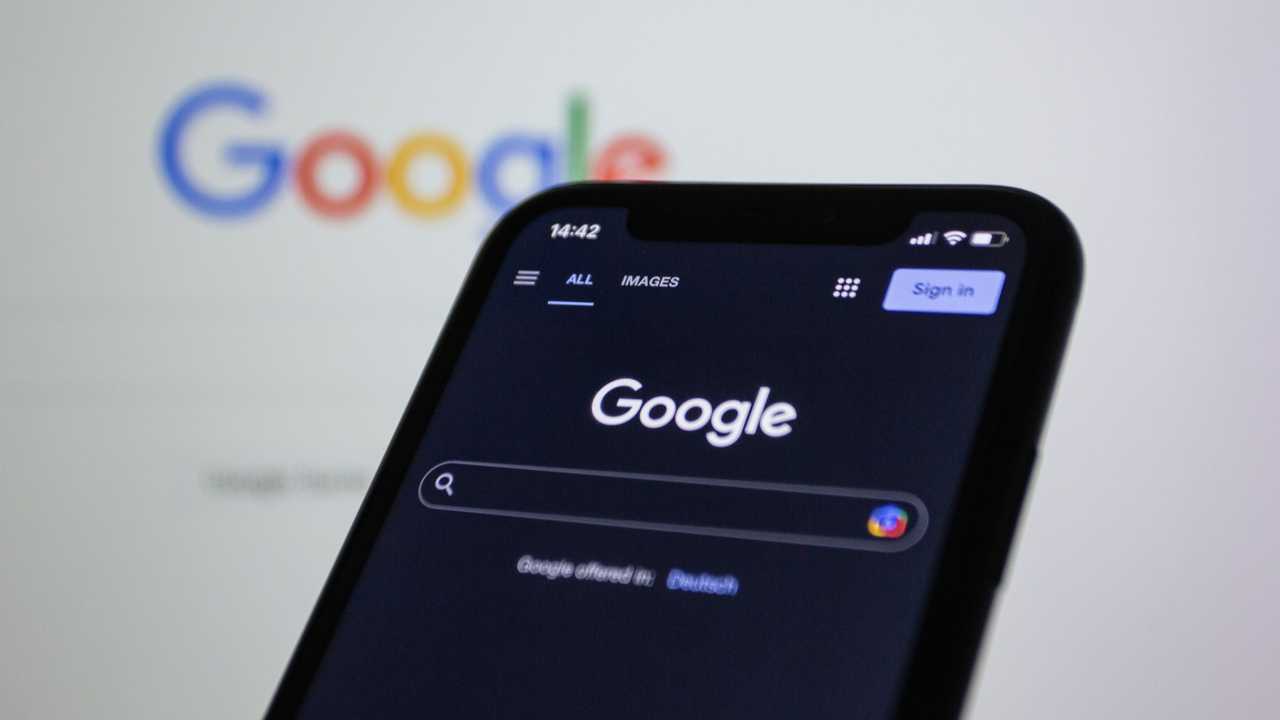 Scammers Are Creating Fake Customer Service Numbers In Google Searches