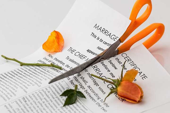 Is Real Love Dead? Here's Percentage Of Americans Who Say Yes