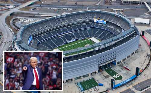 Trump Greeted With Cheers At MetLife - Download Ho7SXcR