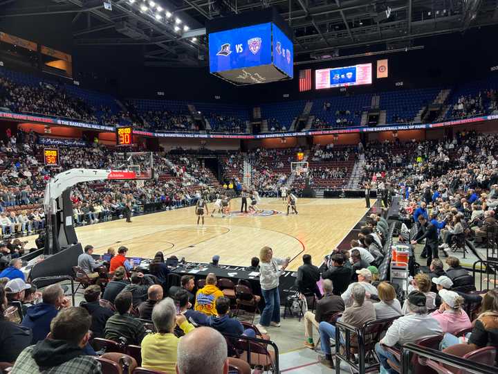 Tipoff of a men's college basketball game between the Providence Friars and St. Bonaventure Bonnies at Mohegan Sun Arena on December 14, 2024.