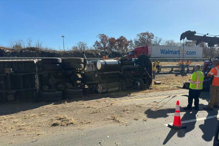 Overturned Tractor Trailer Shuts Route 287 At NJ/NY Border