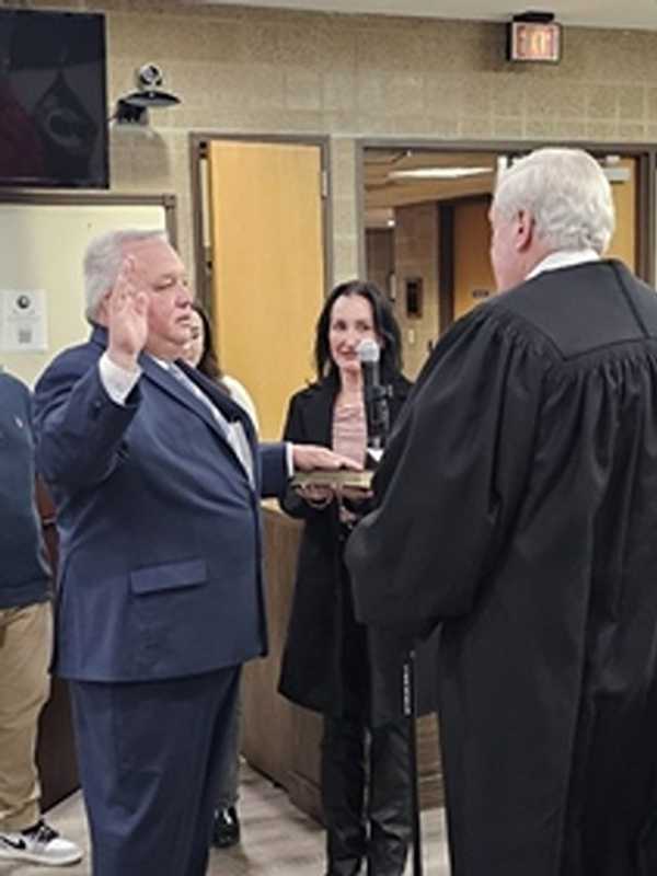 Manalapan Mayor's Wife Charged With Theft In Freehold: Officials