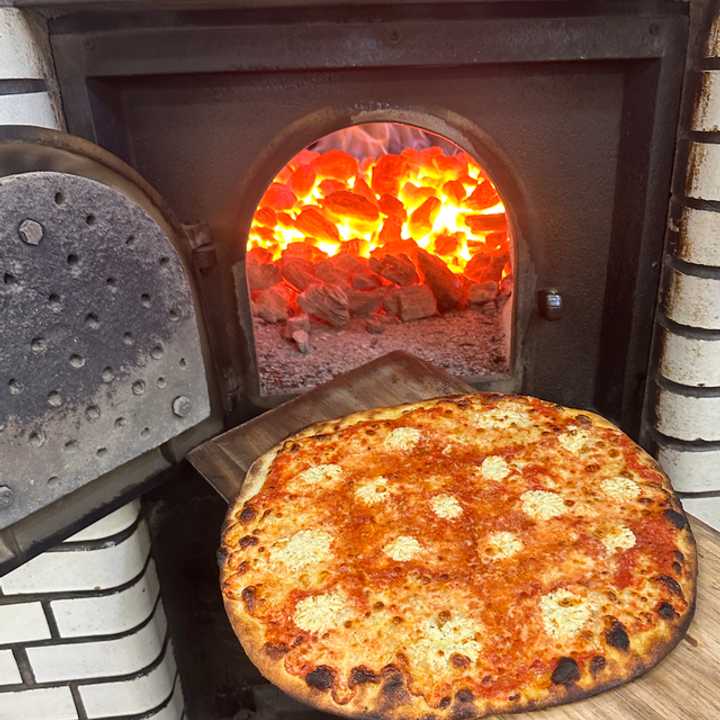 The&nbsp;Quattro Formaggio, a fall special now offered by Frank Pepe Pizzeria Napoletana in Yonkers.