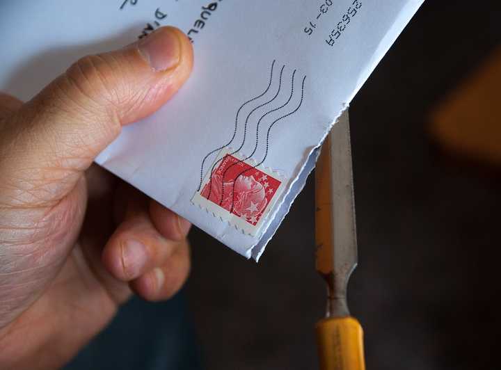 An envelope for the mail.