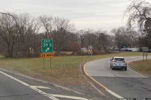 Teen Ejected After Packed Jeep Overturns On Southern State Parkway (DEVELOPING)
