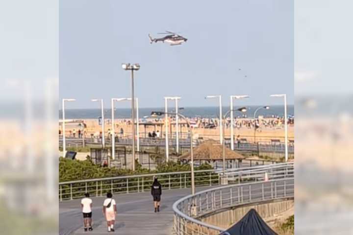 Ruh Rotor: FAA Probing Police Chopper's Low Sweep Over Skip-Day Crowd At NY Beach