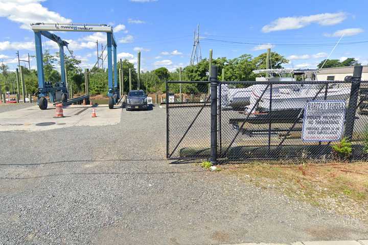 Firefighters Battling Boat Fire At Raritan Marina In Old Bridge (DEVELOPING)