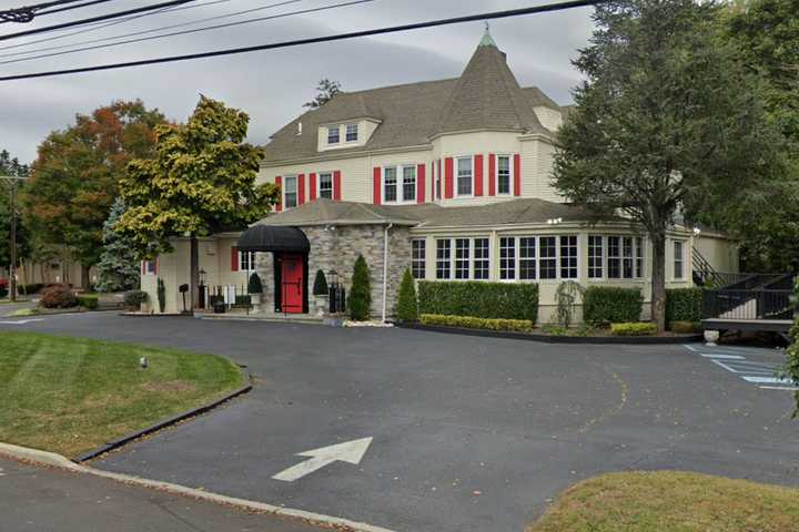 Man, 75, Pulls Knife On Customer Over Spilled Wine At Jersey Shore Steakhouse: Police (VIDEO)