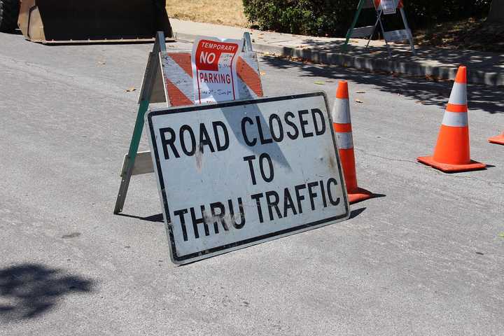 Traffic will be stopped on a busy stretch of Route 22 during overhead wire work.